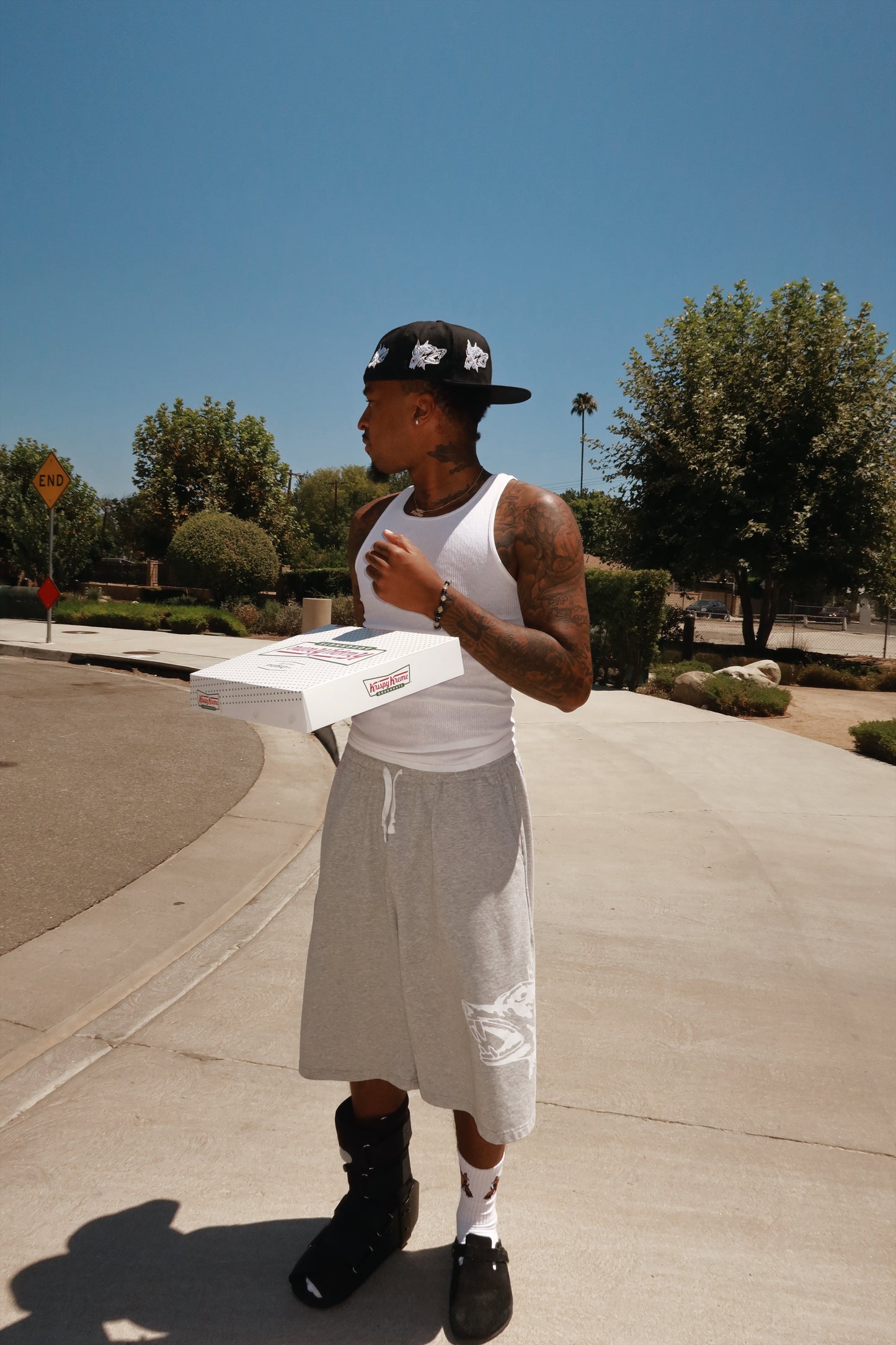 Hostile 3/4 Baggy Shorts (GREY)